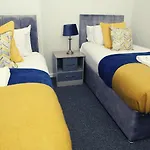 3-Bed House With Parking Near London O2