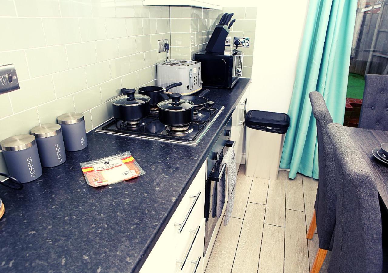 Apartment 3-bed House With Parking Near O2 London